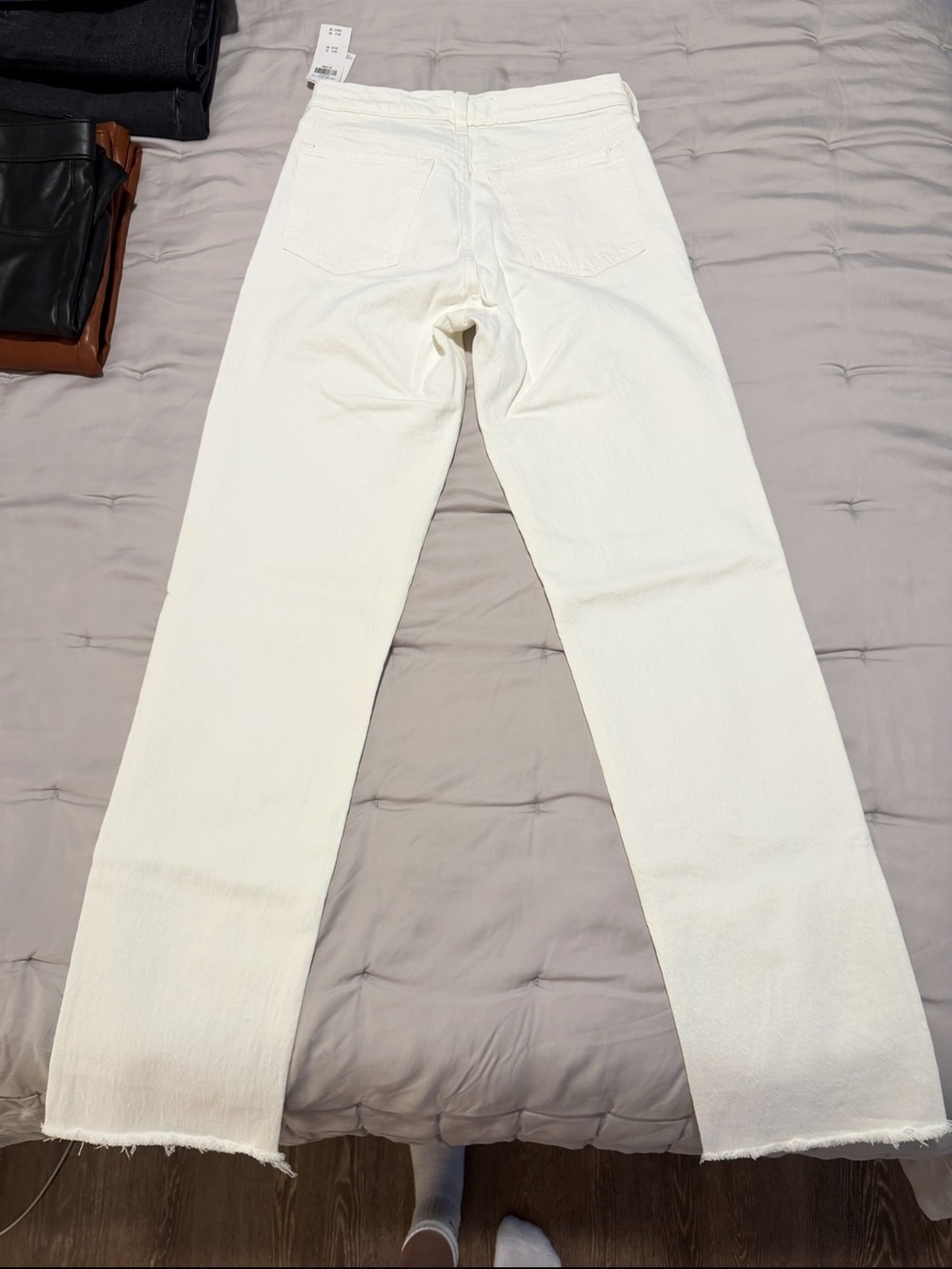 NWT — Abercrombie & Fitch White High-Rise Straight Jeans